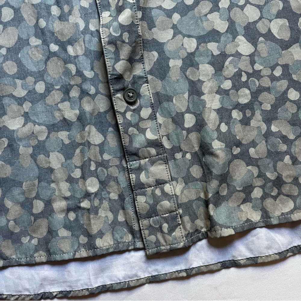 Gray Patterned Men's Casual Button Down Shirt - image 3